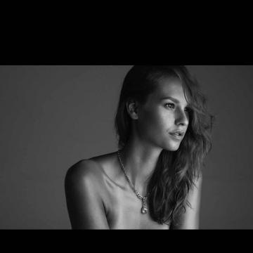 Mariina Keskitalo goes attractive and topless