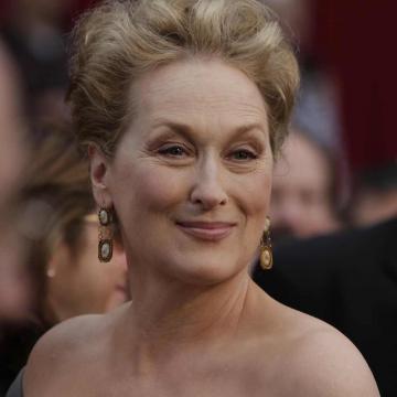 Meryl Streep flashes fascinating body