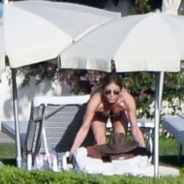 Jennifer-Aniston-nude-photos-772