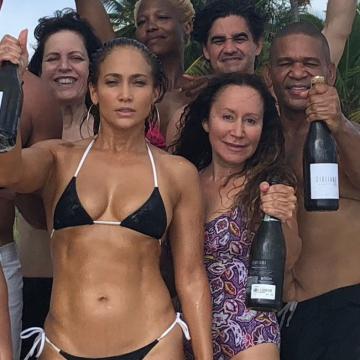 Jennifer-Lopez-nude-photos-272