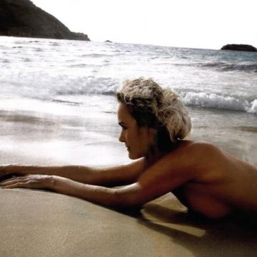 Laeticia-Hallyday-huge-naked-collection-265