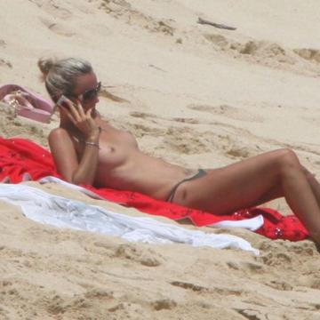 Laeticia-Hallyday-huge-naked-collection-420