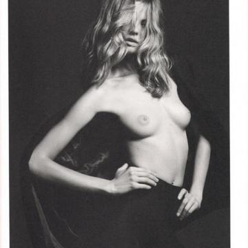 Magdalena-Frackowiak-huge-naked-collection-524