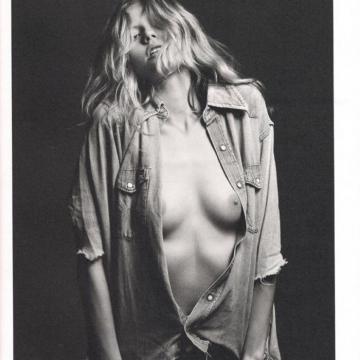 Magdalena-Frackowiak-huge-naked-collection-806