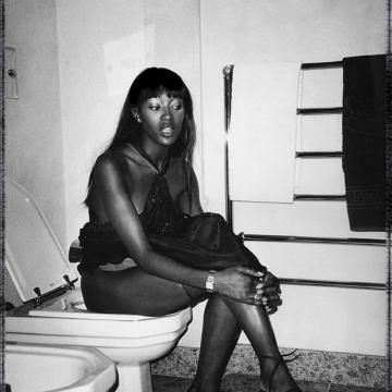 Naomi-Campbell-huge-naked-collection-171