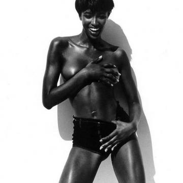 Naomi-Campbell-huge-naked-collection-452