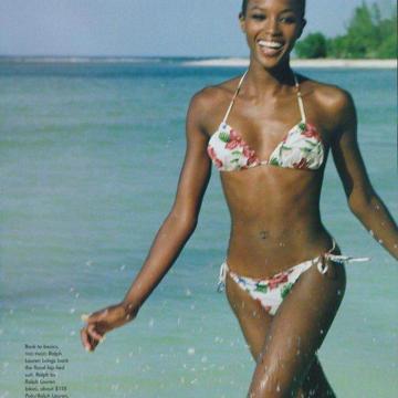 Naomi-Campbell-huge-naked-collection-654