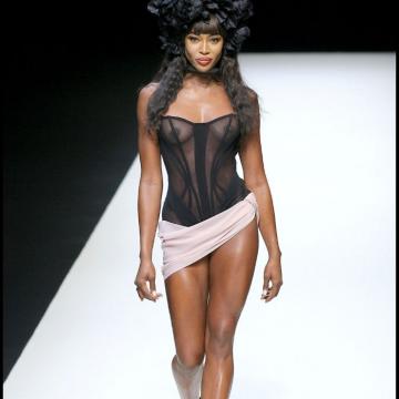 Naomi-Campbell-huge-naked-collection-951