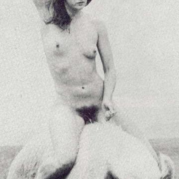 Sally Kirkland goes nude and looks sexy