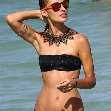 Sveva Alviti sexy curves in hot bikini