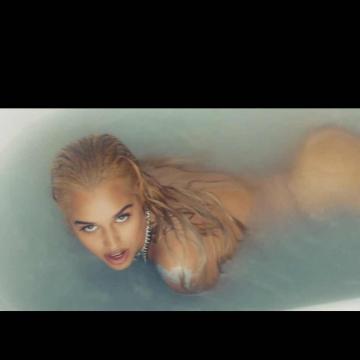 Tommy Genesis goes completely naked